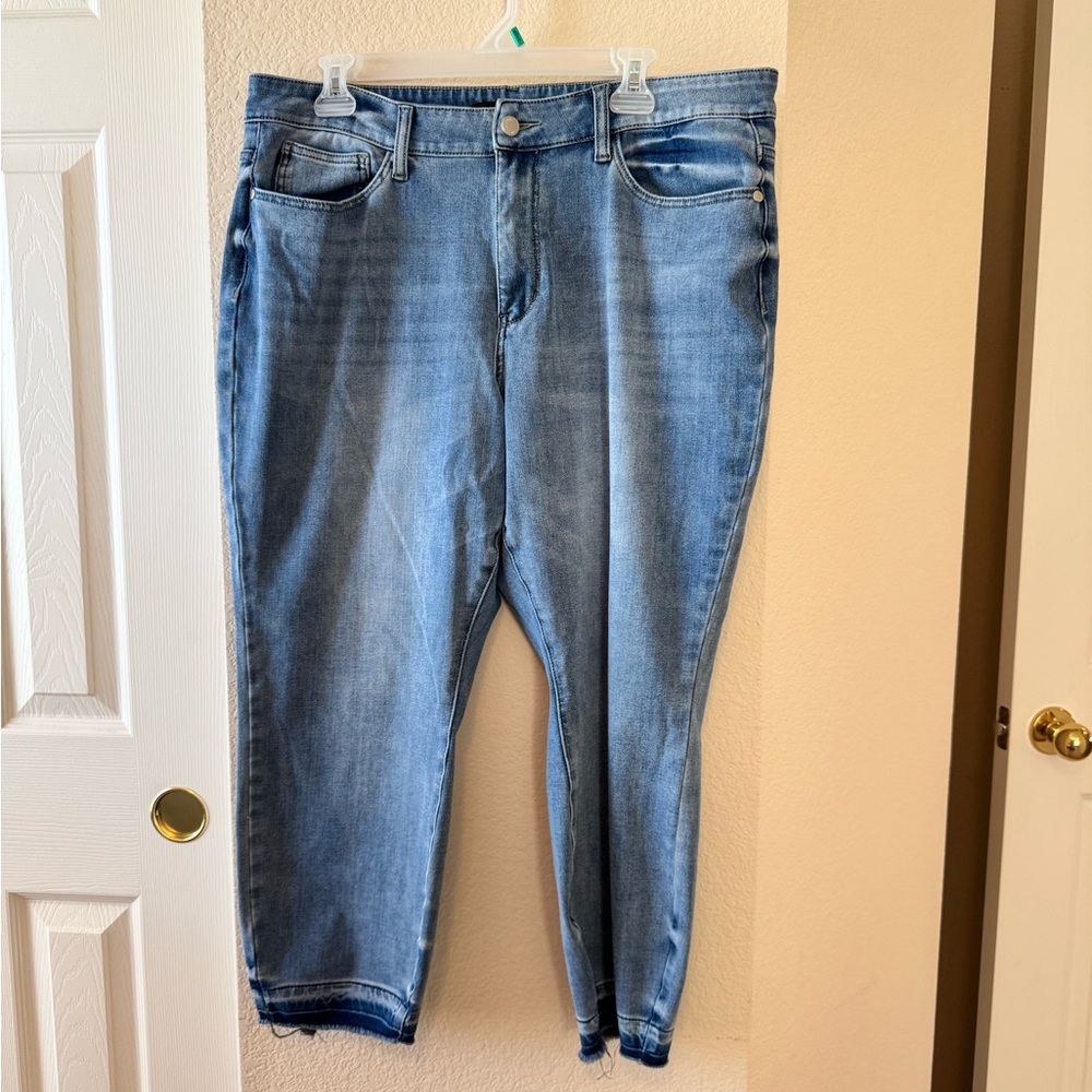 Judy Blue Cropped Boyfriend Fit Jeans